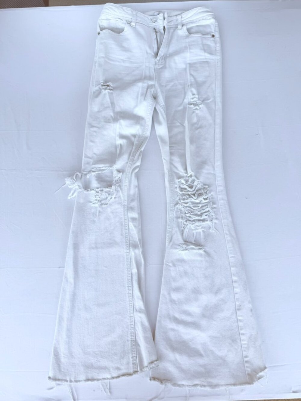 Forever 21 White High Rise Distressed Shredded Flare Jeans Sz 29
